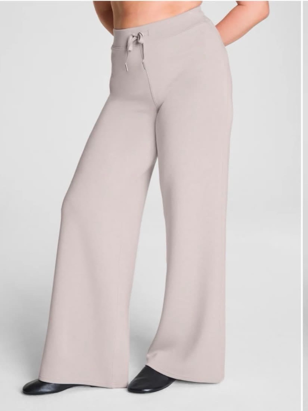SPANX AirEssentials®
Wide Leg Pant in French Grey
